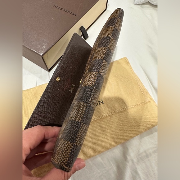 Louis Vuitton Sarah Wallet - Picture 10 of 12